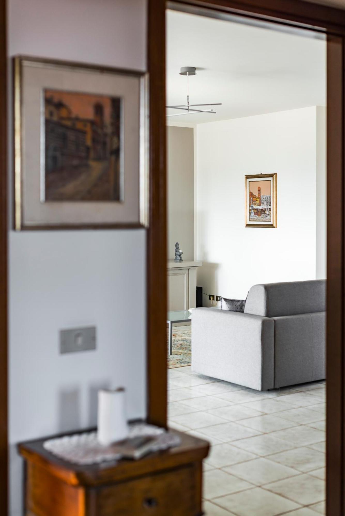 La Casa Dell'Artista Apartment เวโรนา ภายนอก รูปภาพ