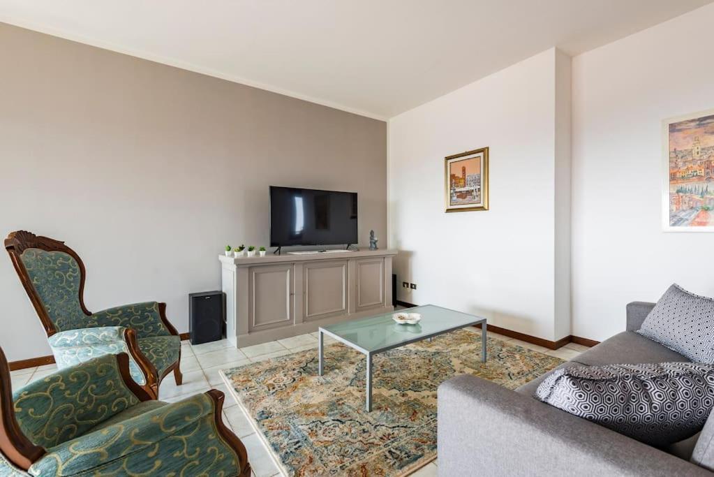 La Casa Dell'Artista Apartment เวโรนา ภายนอก รูปภาพ